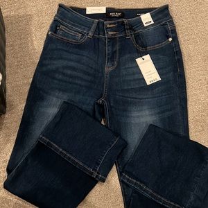 NWT Judy Blue MID RISE Slim bootcut fit